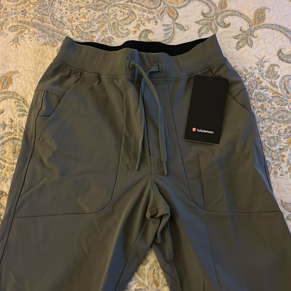LuluLemon ABC Joggers Olive XS , new with tags.